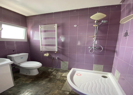 À vendre  Appart S+4 à Kataoui