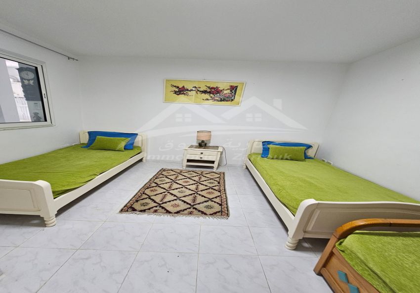maison  indépendante richement meublé  avec un petit piscine pour enfant