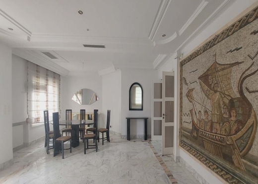 ENNASR 2 :  VILLA DE PRESTIGE AVEC PISCINE À LOUER