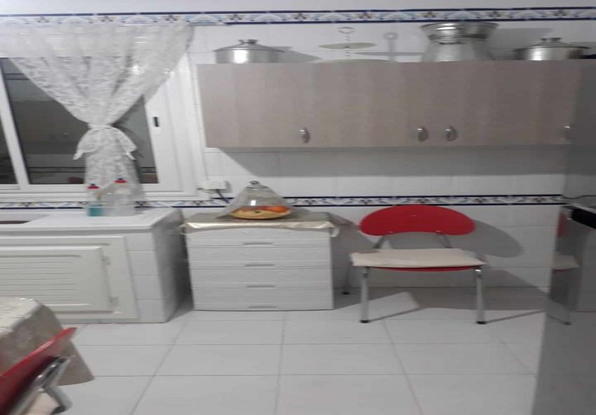 Une belle occasion pour pros & particulier appartement de 96 m² sis à Résidence EMMA, Borj Louzir.