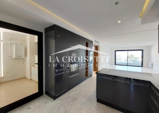 S3 aves terrasse à La MarsaMAL1998