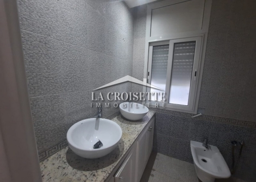 Villa S+6 avec piscine à Gammarth
