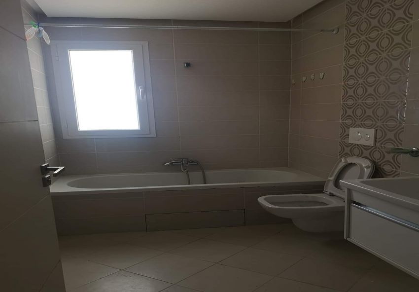 A Louer un appartement haut standing S+2 jamais habité situé à Mourouj 6