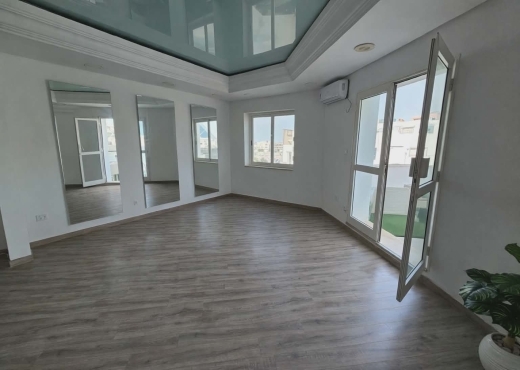 LES BERGES DU LAC 1 – LOCAL COMMERCIAL À VENDRE