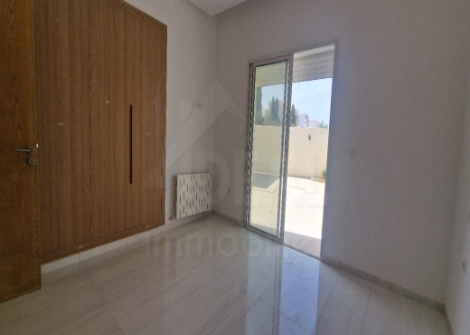 AV Appartement S+3 à La Soukra