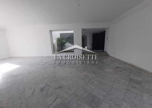 Villa S+6 avec piscine à Gammarth