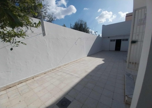EL GHAZELA : À VENDRE UNE VILLA