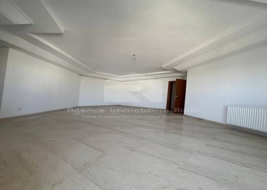 A VENDRE un S+1 à Cité Erriadh