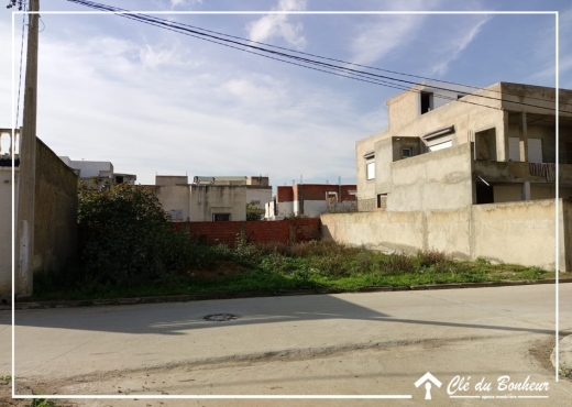 à vendre un lot de terrain