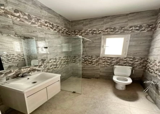 rez de chaussée À Louer à BEN AROUS - À louer – RDC de villa S4 à Mégrine - Immobiliere.tn - Photo 2