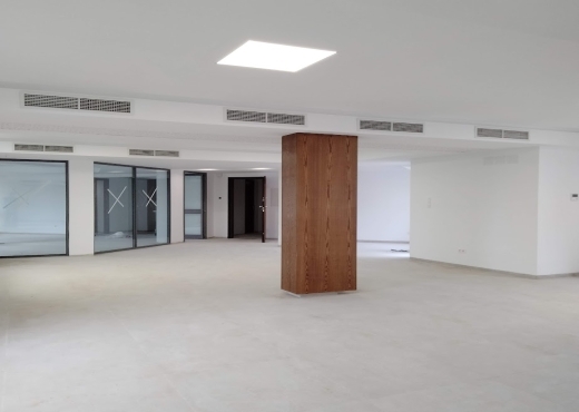 Super bureau 275 m² avec vue aéroport au lac 1