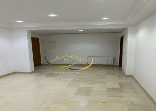 A VENDRE UN APPARTEMENT S+3 A CITE WAHAT