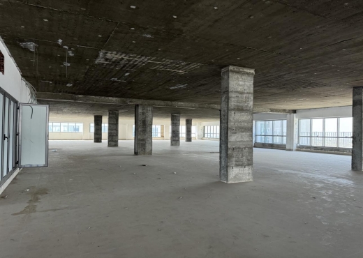 Super bureau 1700 m² au lac 3 kram