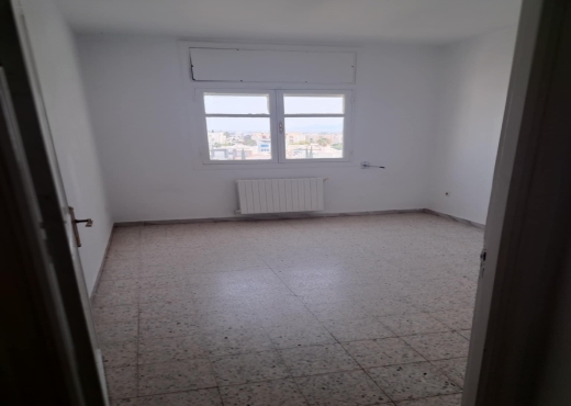 joli appartement à ennasr 2