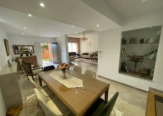 A louer  Superbe Triplex à Soukra