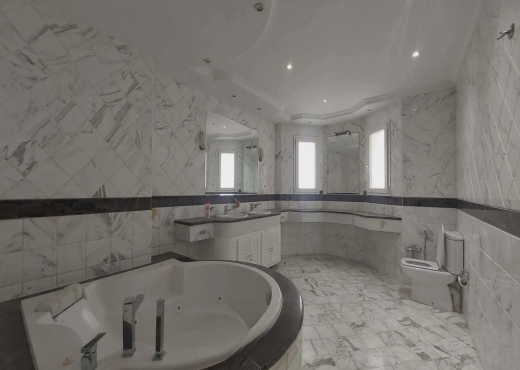 ENNASR 2 :  VILLA DE PRESTIGE AVEC PISCINE À LOUER