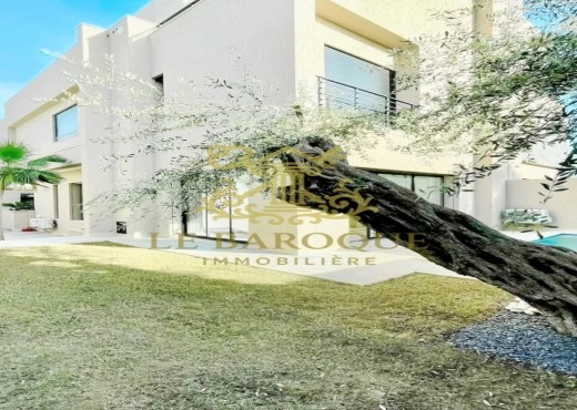 À Vendre Villa Neuve S+4 avec Piscine Gammarth