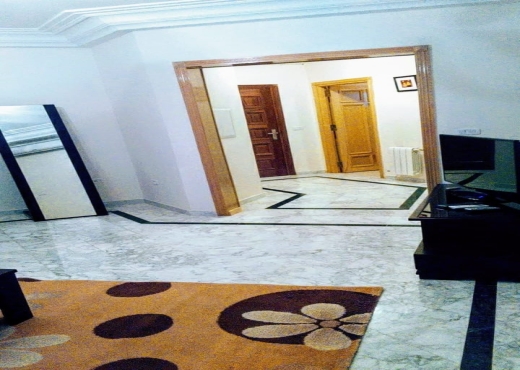 Apt S1 meublé Ennasr2 pour étrange