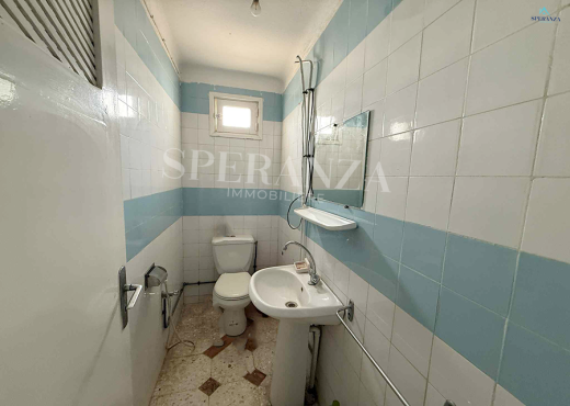 Location Local commercial Workside