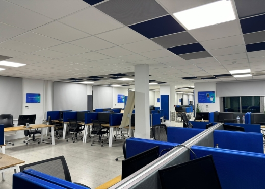 SUPER BUREAU 1410 M² AU LAC 3 KRAM