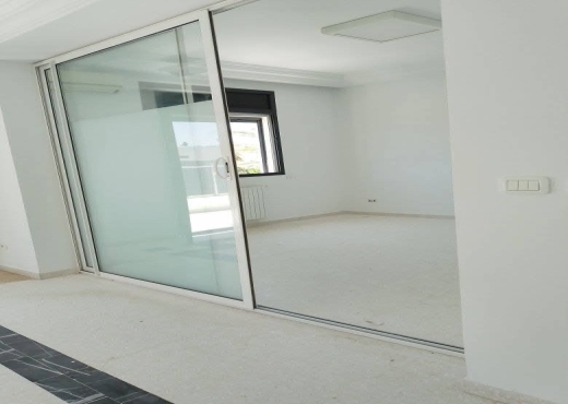 À Louer – Grand étage de villa