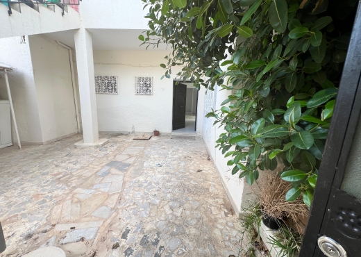 A vendre RDC de villa de 217 m²