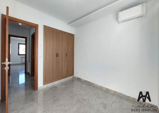 Appartement s+3 de 162m²  avec ter