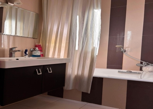 ENNASR 2 : TRIPLEX S+5 A LOUER