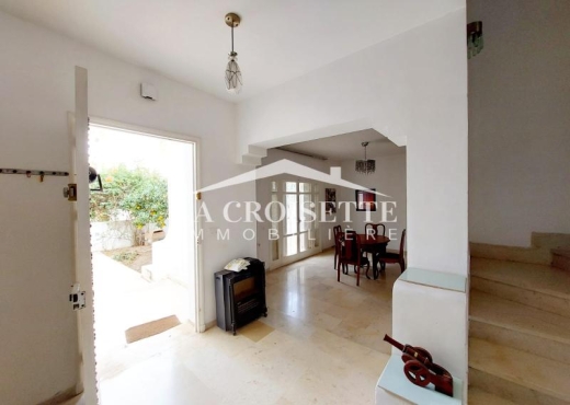 Duplex S+4 avec jardin  à la Marsa