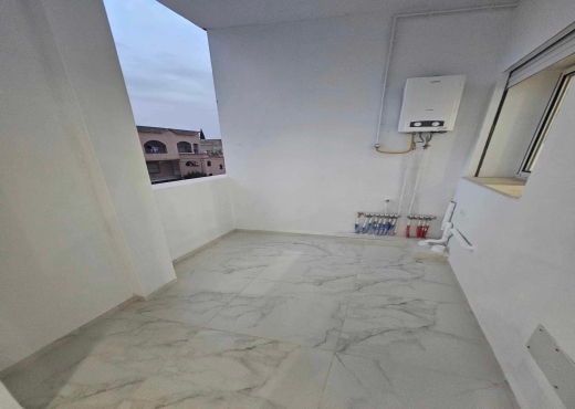 : APPARTEMENT S2 AU 2em etage