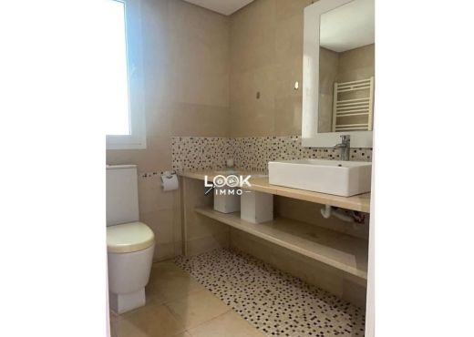 À Vendre Duplex S+4 avec Piscine