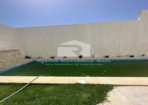 A Vendre villa S4 - Piscine Hergla