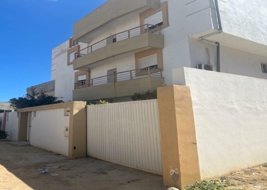 villa À Vendre à TUNIS - villa + 4 appartement à vendre - Immobiliere.tn - Photo 2
