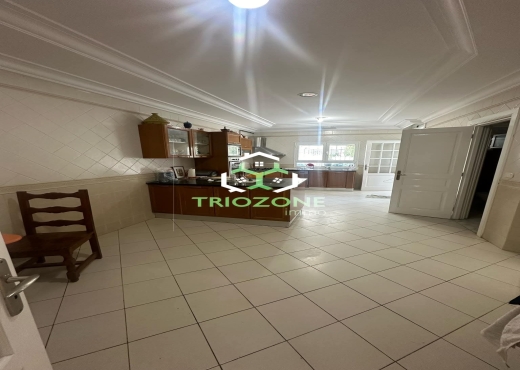 A Vendre Villa a Jardins l'Aouina