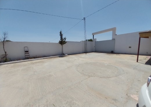 À VENDRE UNE VILLA S+3 À BORJ TOUI