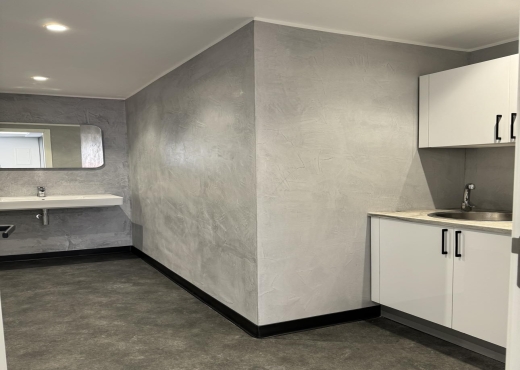 Joli bureau retapé à neuf au lac 1