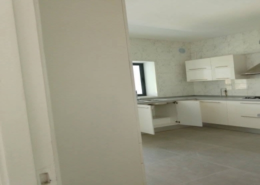 À Louer – Grand étage de villa