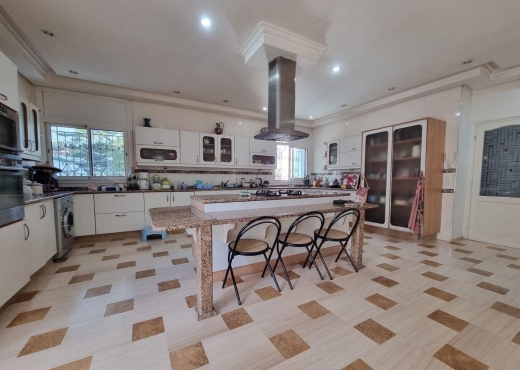 A Vendre Villa Plain-Pied  Soukra