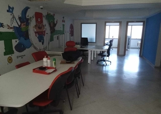 Supet Bureau 160 m² à MED V