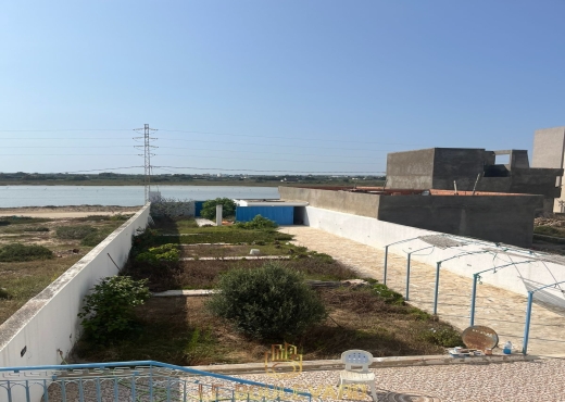 A vendre villa pied dans l'eau