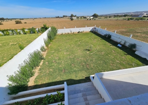 villa À Vendre à ARIANA - 📍𝗕𝗢𝗥𝗝 𝗬𝗢𝗨𝗡𝗘𝗦, 𝗞𝗔𝗟𝗔𝗔𝗧 𝗔𝗡𝗗𝗔𝗟𝗢 - Immobiliere.tn