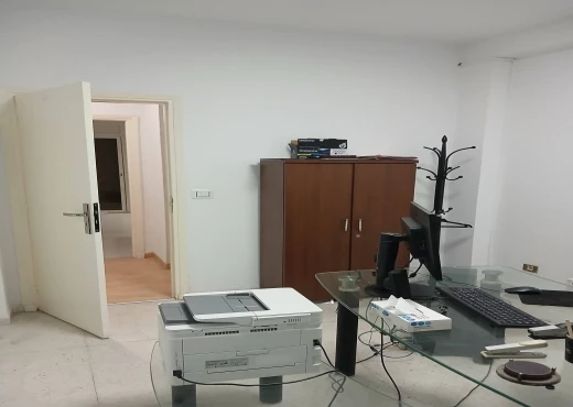 bureau À Vendre à TUNIS - À VENDRE : bureau s+4 au Lac1. - Immobiliere.tn - Photo 5