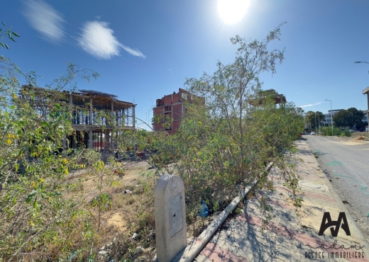 Terrain de 243 m² à vendre