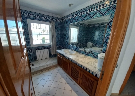 📍EL MENZAH 9 A – VILLA MODERNE AVEC JARDIN USAGE