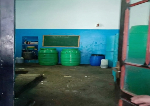 معصرة عصرية + كوشة خبز للبيع في رأس الجبل