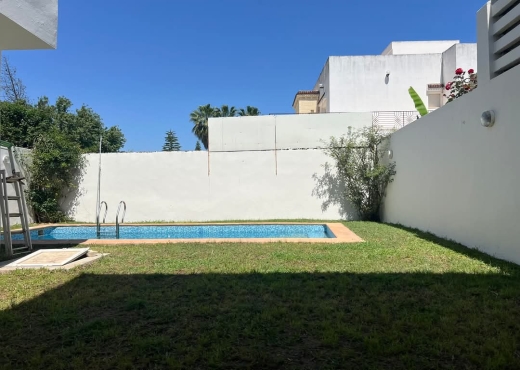A Vendre Villa S+4 La a Soukra