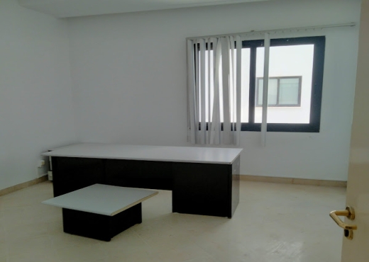 Spacieux bureau 380 m² à Med V
