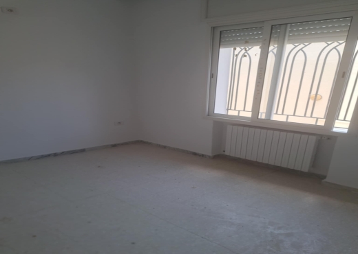 À Louer: Étage de Villa S+2 au RDC