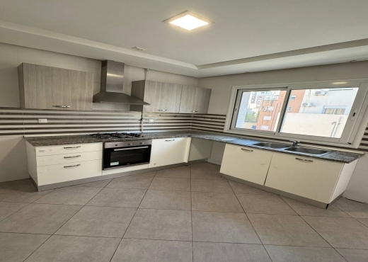 📍MENZAH 9 C  : APPARTEMENT S+2  À LOUER