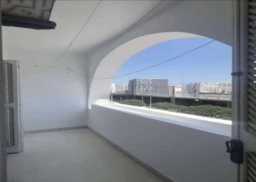 📍ARIANA : APPARTEMENT S+4 À LOUER